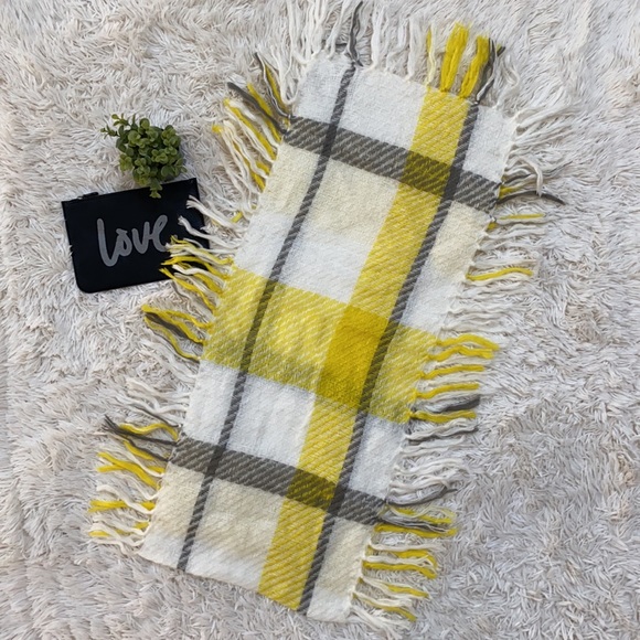 🎉HP👍🏼 Loft Fringe Knit Scarf 💗 Ivory Gray Yellow Plaid - Picture 2 of 9